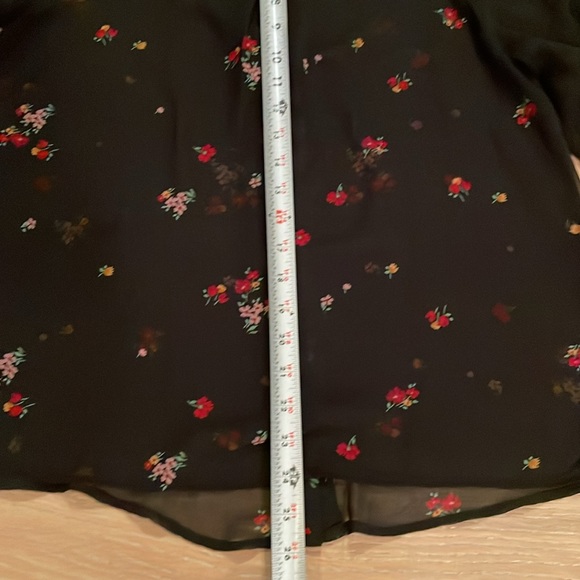 Who What Wear Sheer Top. - Picture 3 of 3